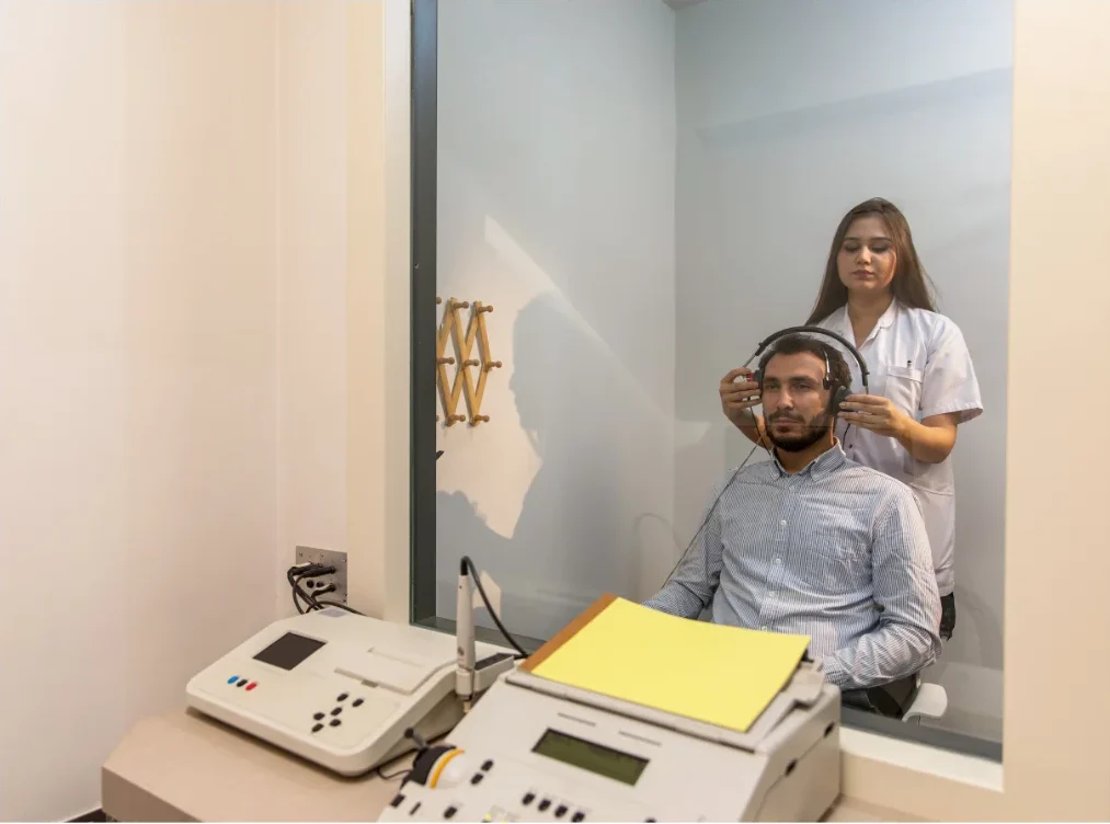 exámenes auditivos para adultos